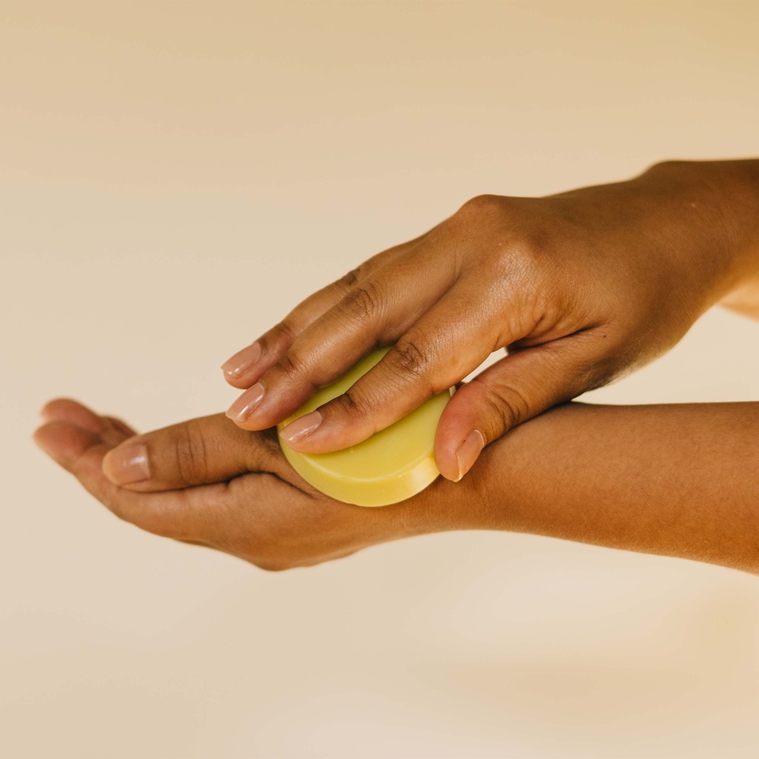 Veganer DAUMENSCHMAUS REFILLER - Feste Handcreme in Dose (30g)