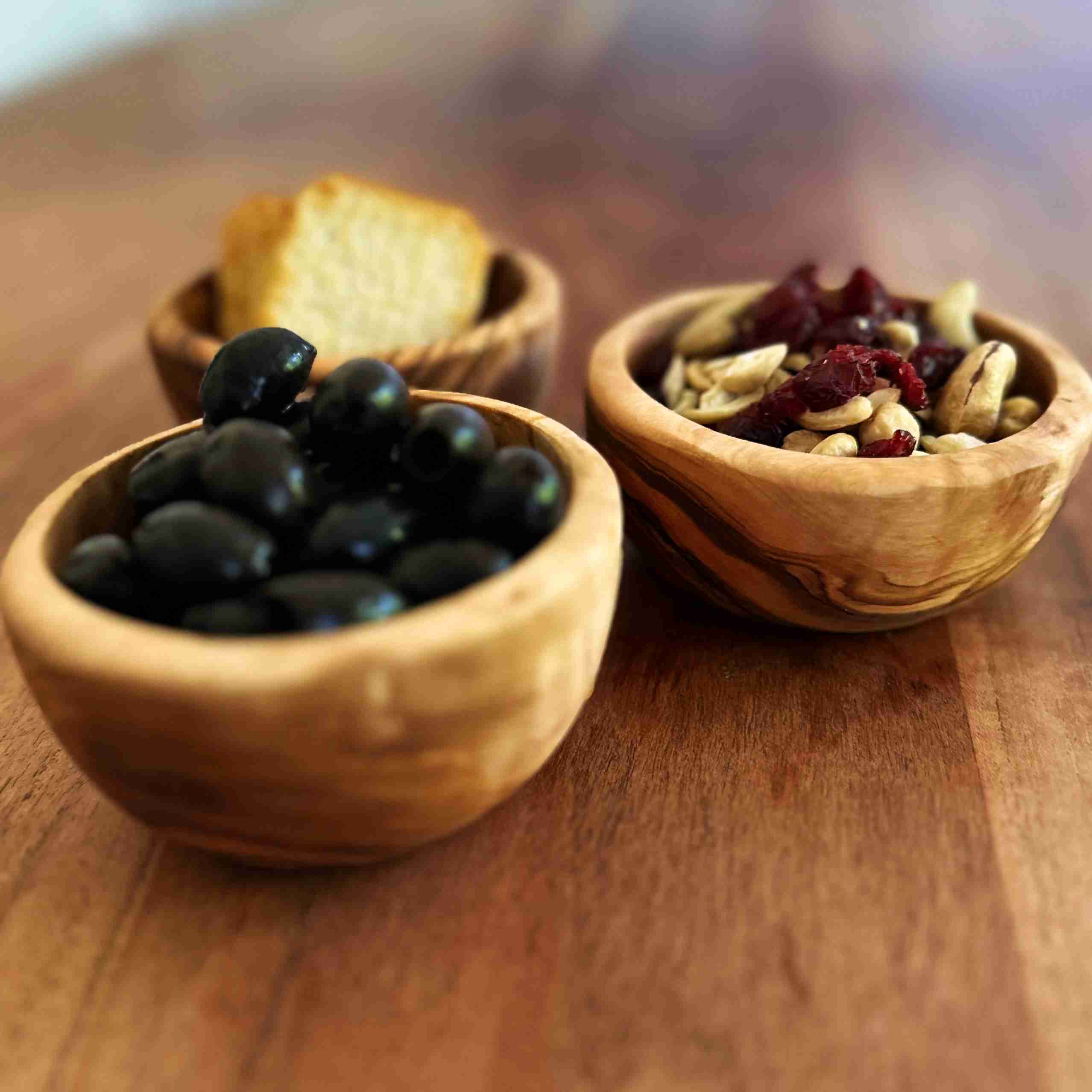 Tapas Schale aus Olivenholz 10 cm mit Naturmaserung