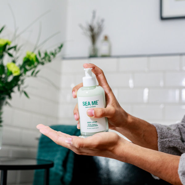 Body Lotion mit Sheabutter und Zitronenverbene in Glasflasche