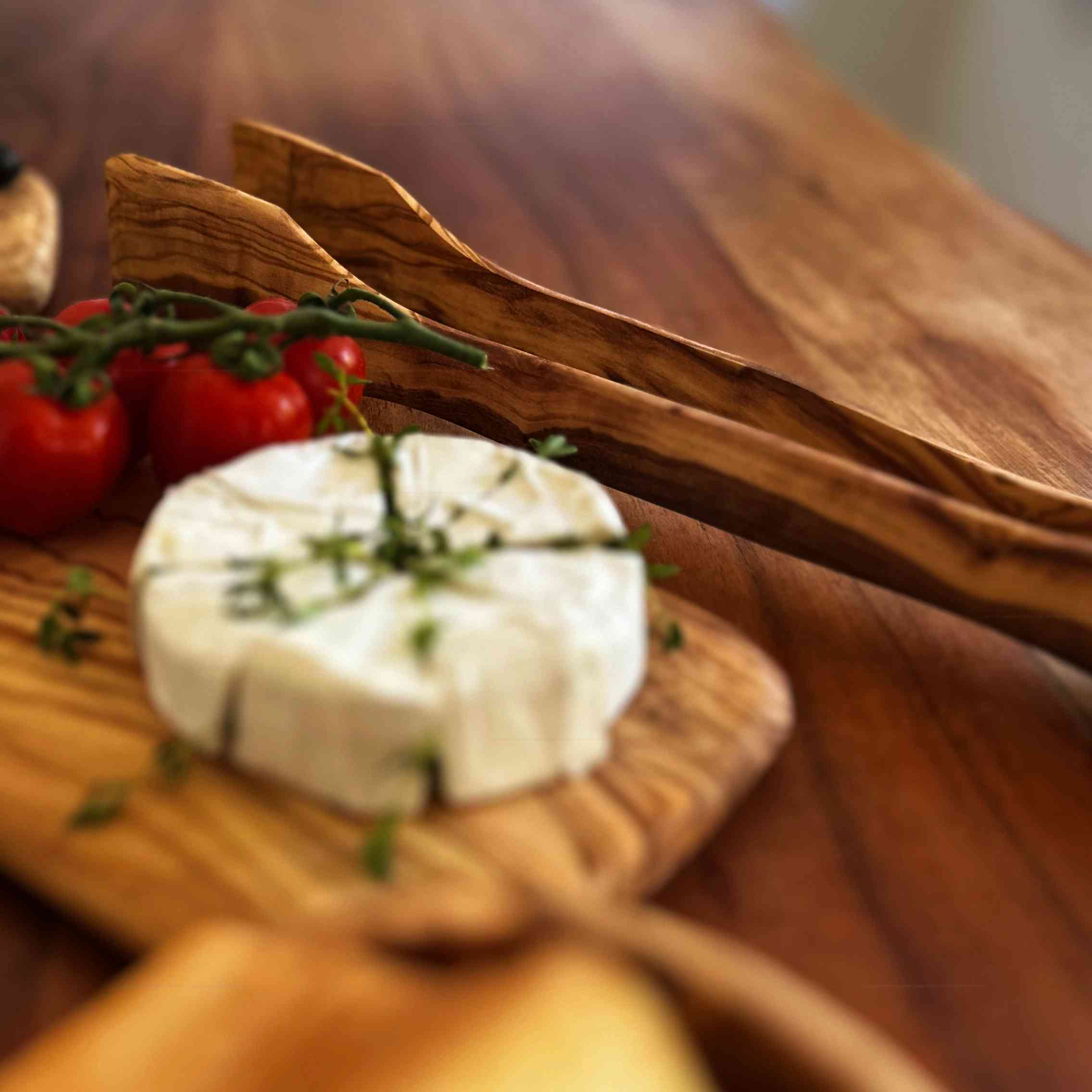 Grillzange aus Olivenholz – 36 cm – Hochwertig, langlebig & vielseitig