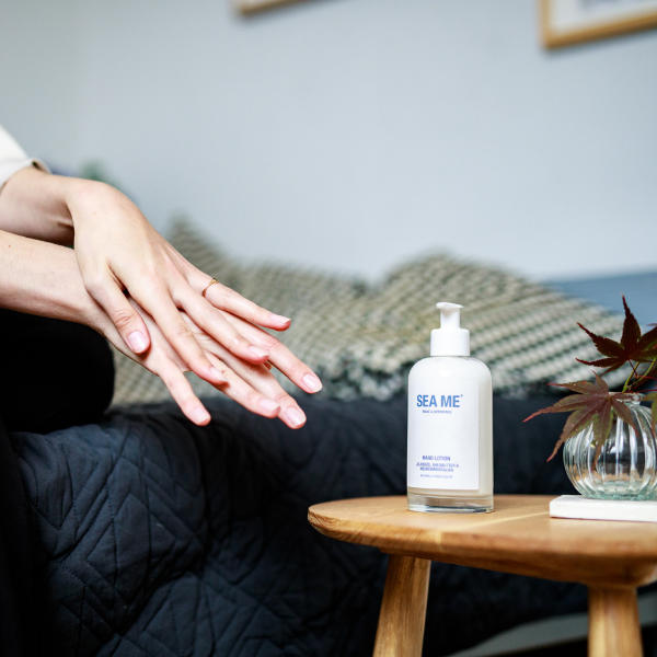 Vegane Hand Lotion mit Sheabutter in Glasflasche