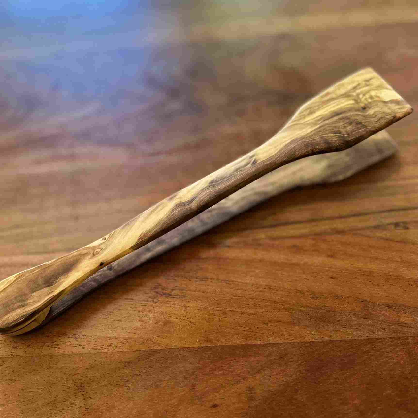 Grillzange aus Olivenholz – 36 cm – Hochwertig, langlebig & vielseitig