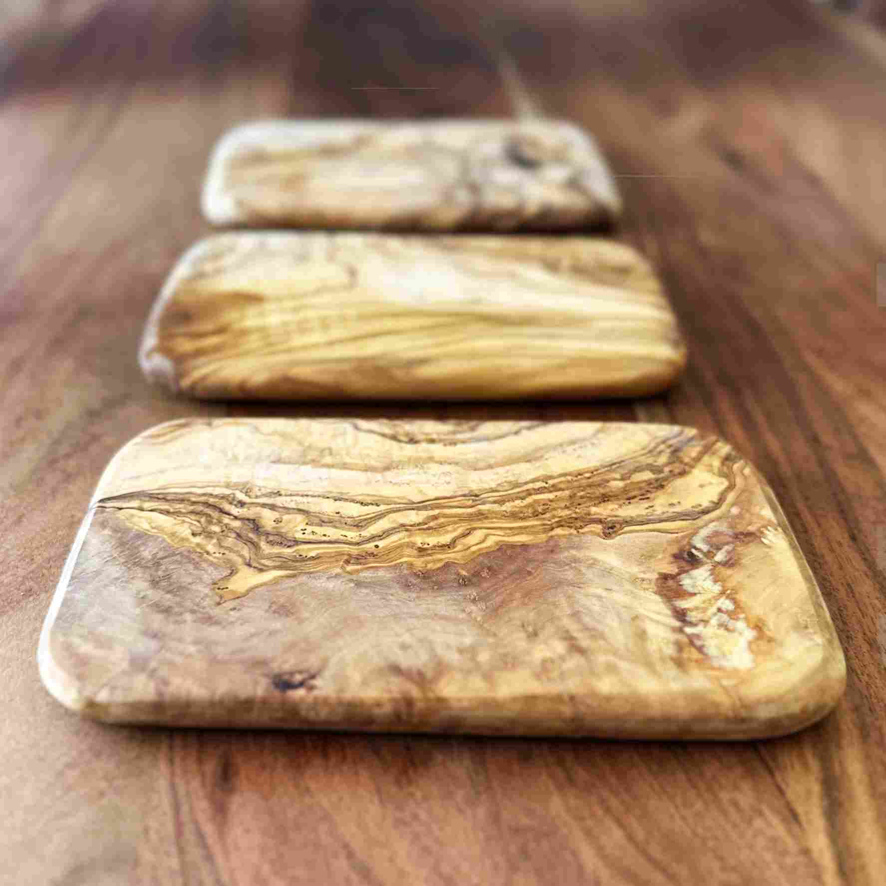 Olivenholz Frühstücksbrett 22x14 cm mit runden Ecken - Natürlich & langlebig