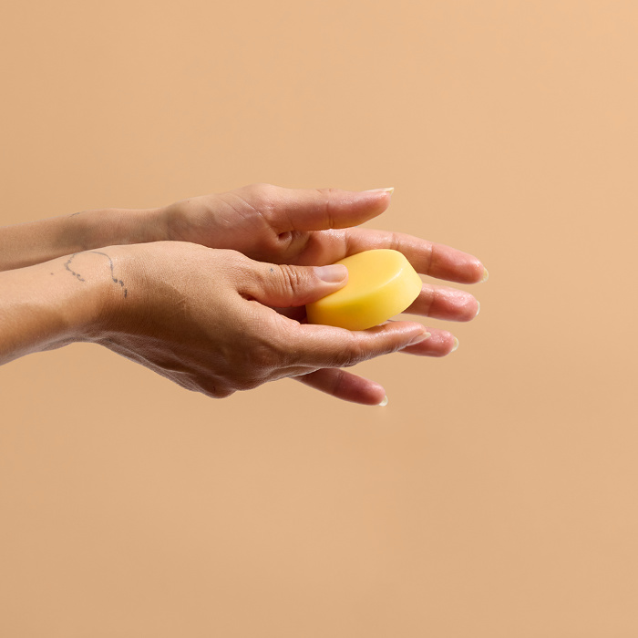 Feste vegane Handcreme in Dose mit Bergamotte