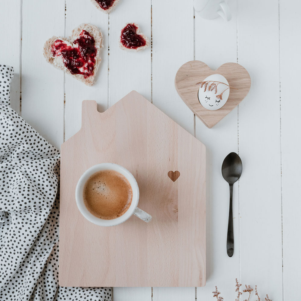 Eierbecher aus Holz Herz Motiv