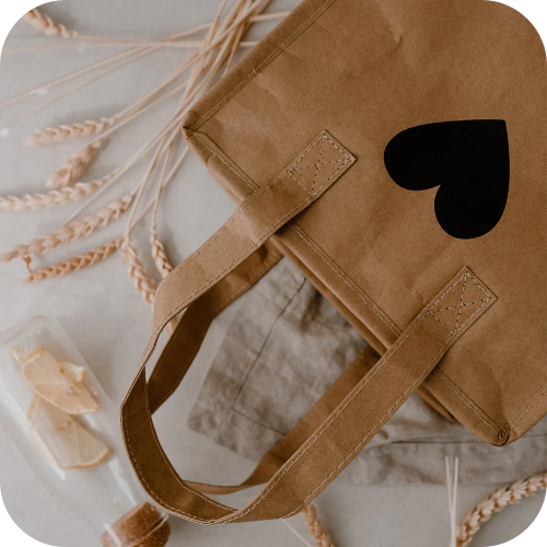 Nachhaltige Kühltasche aus Papier mit Herz Motiv
